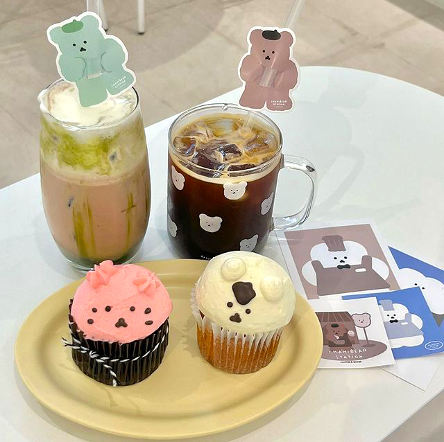 chani bar - cupcakes and cute drink