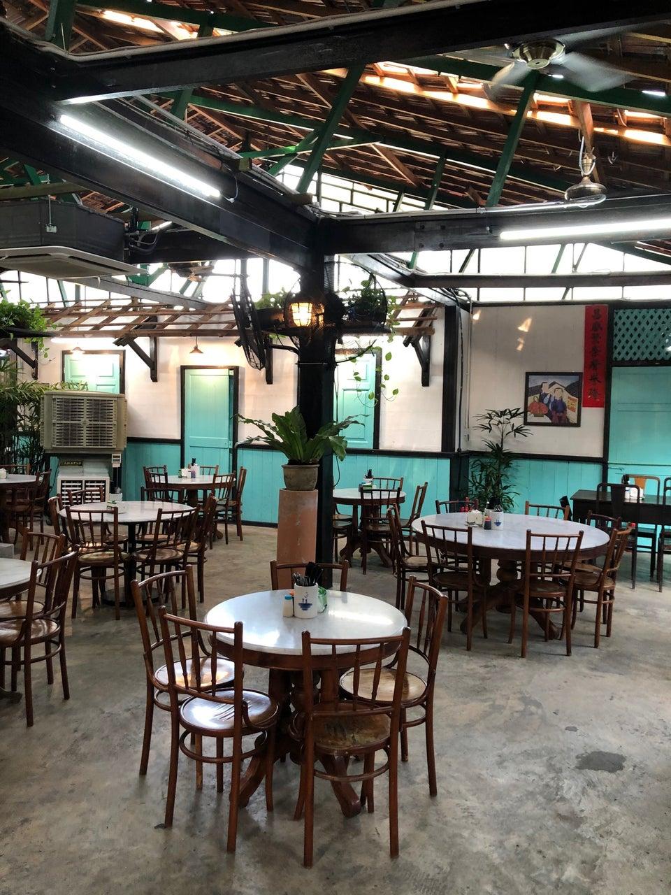 Old school cafe - Kafei Dian interior