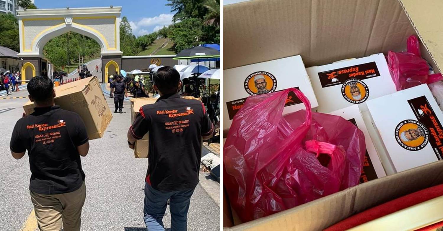 Freebies at Istana Palace for Mahathir resignation
