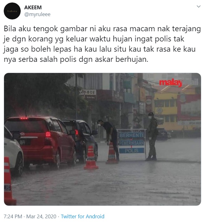Tweet about policemen in the rain