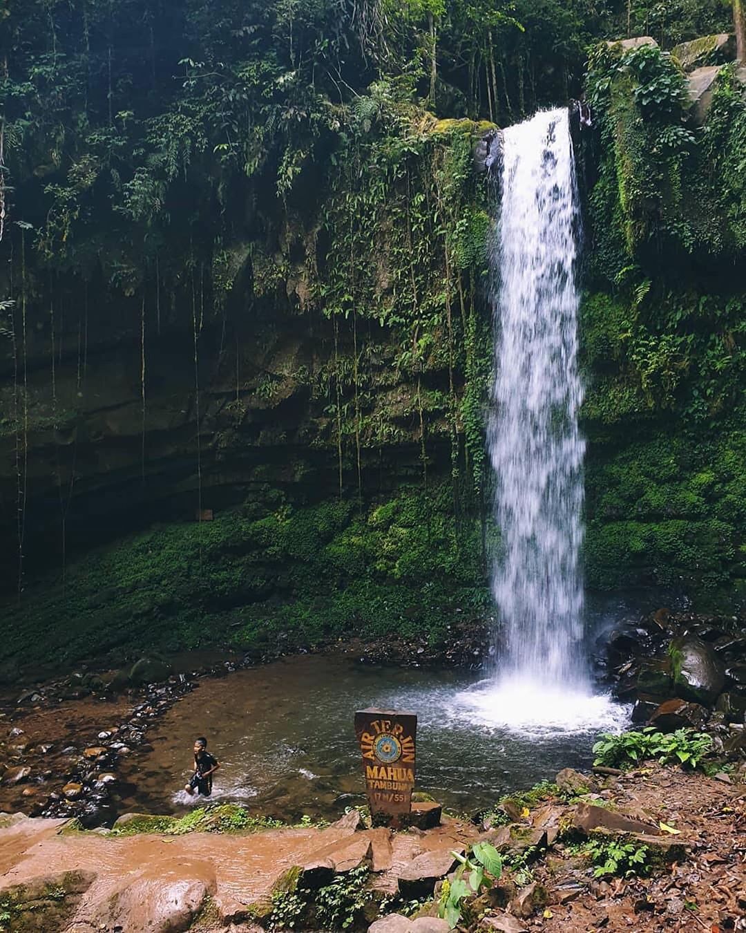 Sabah hiking trails - Mount Alab waterfall