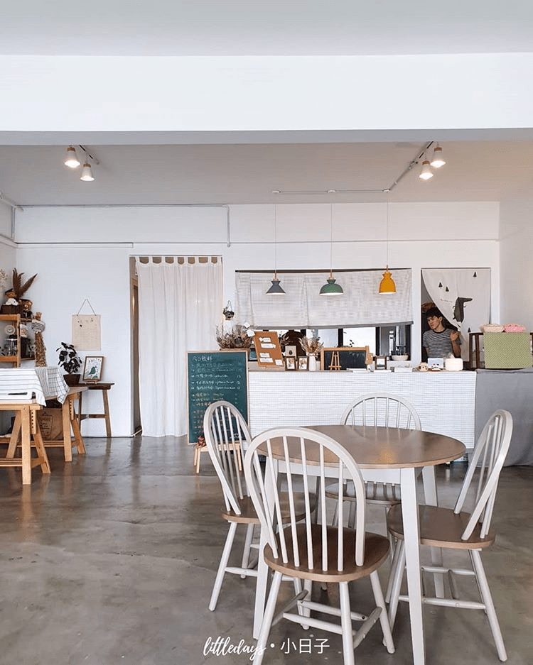 Minimalist Cafes Cheras - Les Petit Jours interior