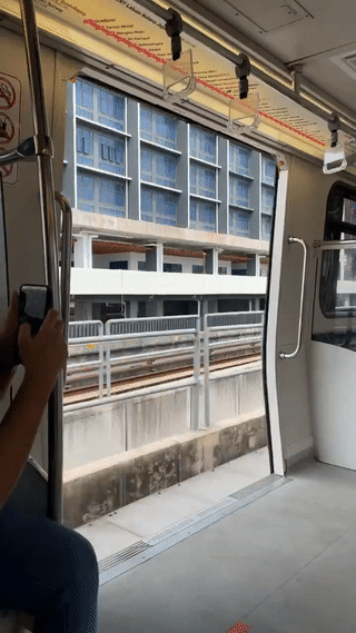 Rapid KL Apologises For Open Train Doors Of LRT Kelana Jaya Line