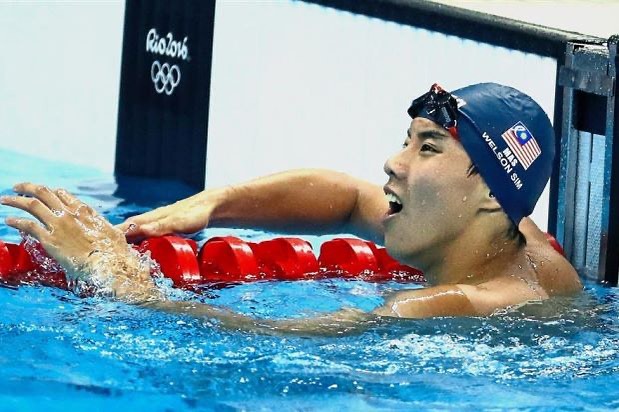 Malaysian swimmer in pool