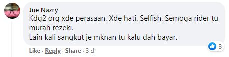 Facebook comment about Foodpanda rider waiting in the rain
