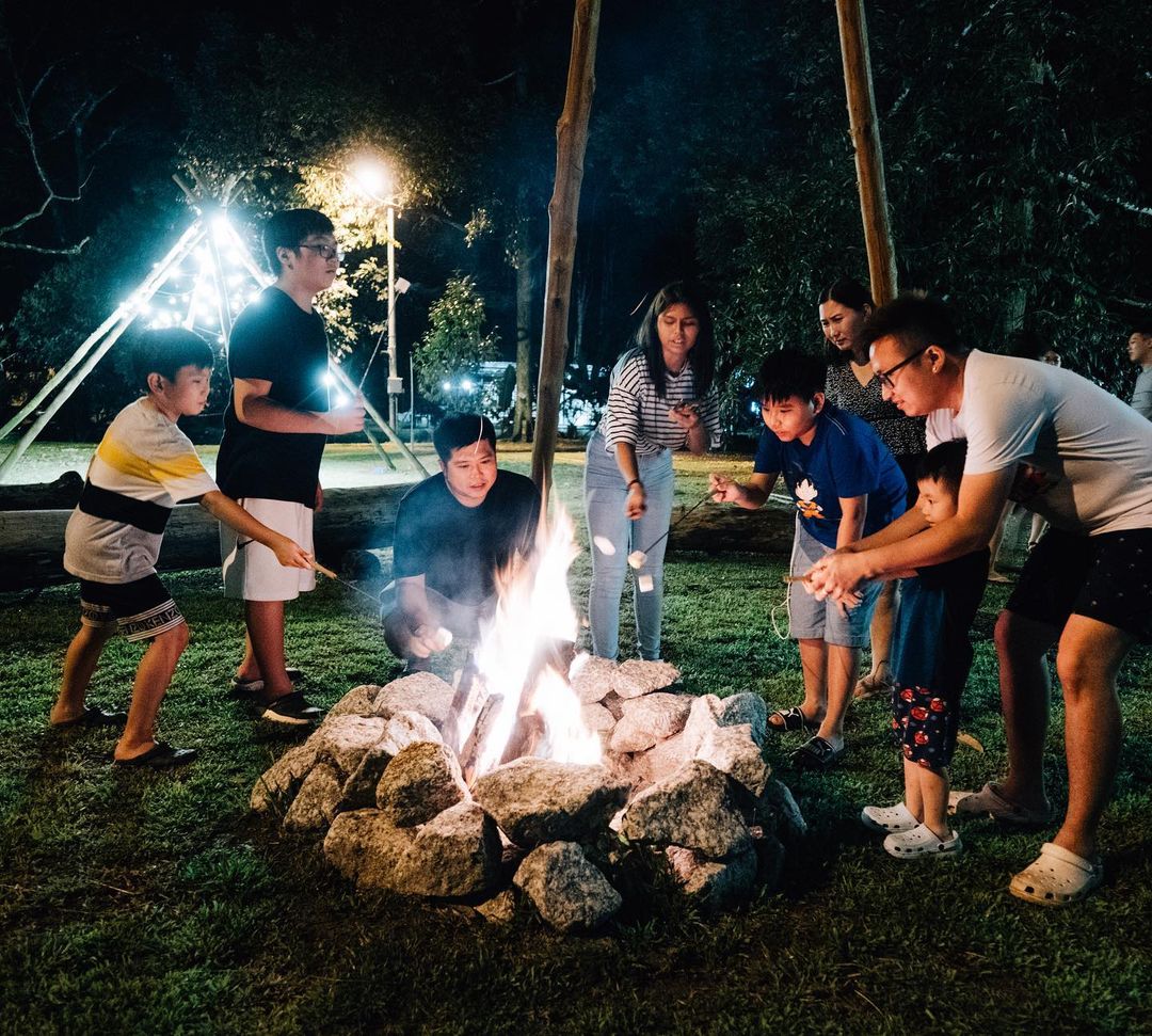 The Hooton Retreat - campfire