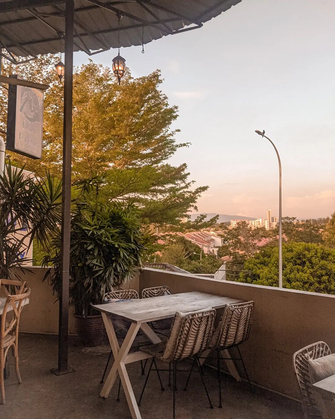 Rooftop cafes and restaurants in Klang Valley - sunset