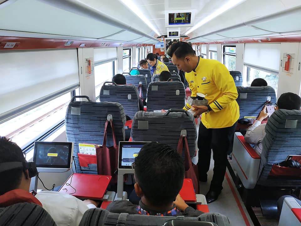 Malaysia Thailand Train Resumes - ETS train