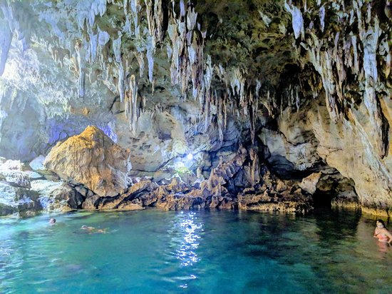Philippine islands - Hinagdanan Cave