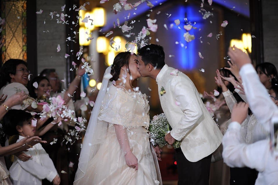 10 Philippine Wedding Traditions Couples Need To Know