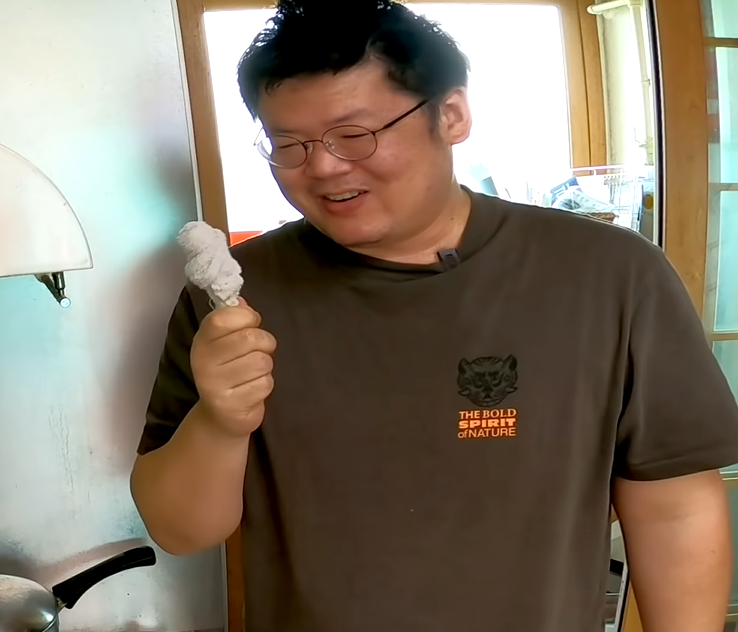 Korean toweljoy - Mr. BulBul's chicken leg