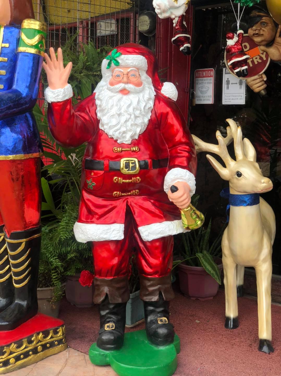 Metro Manila Christmas activities - Giant Santa