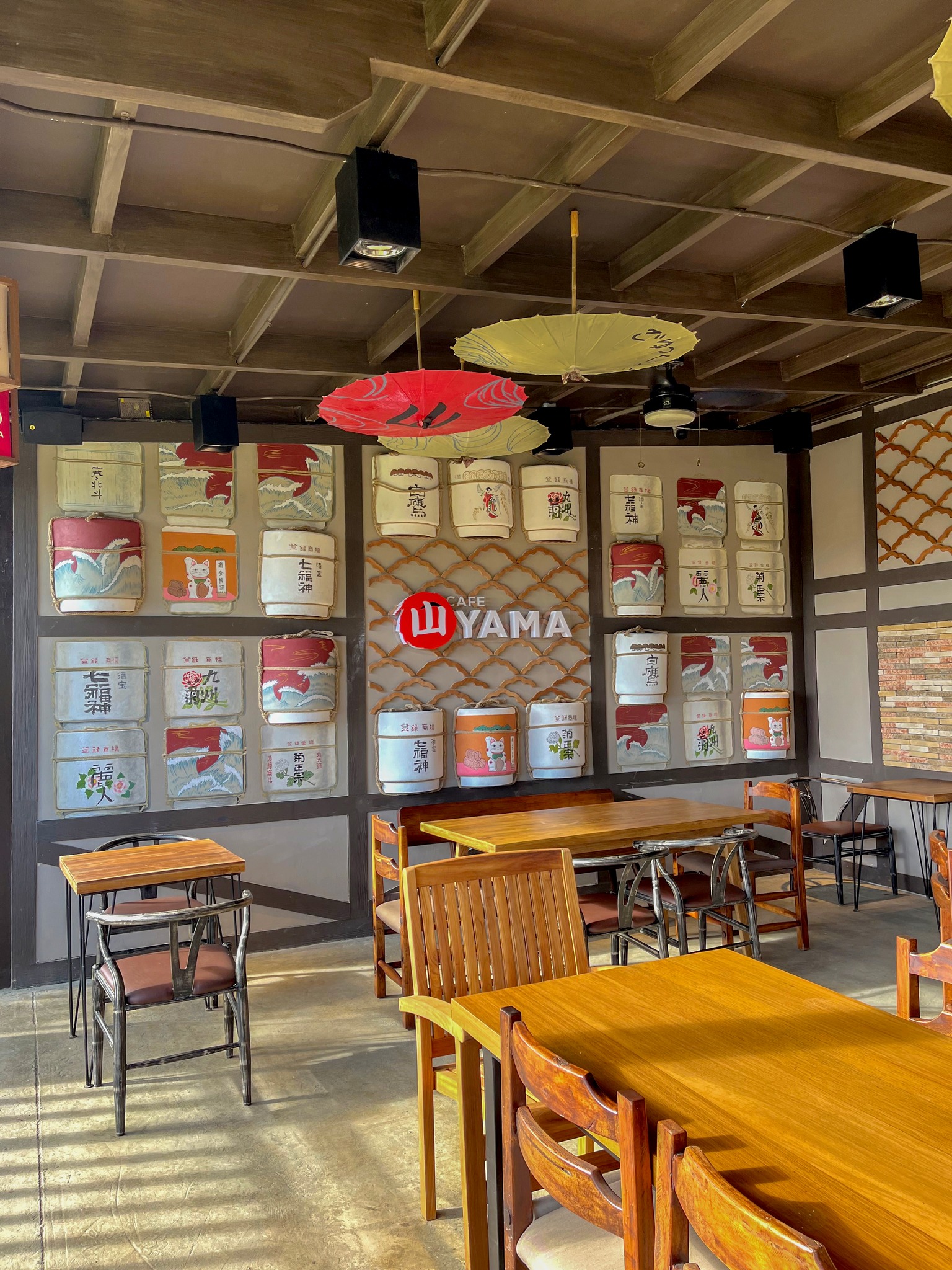 Cafe Yama - interior