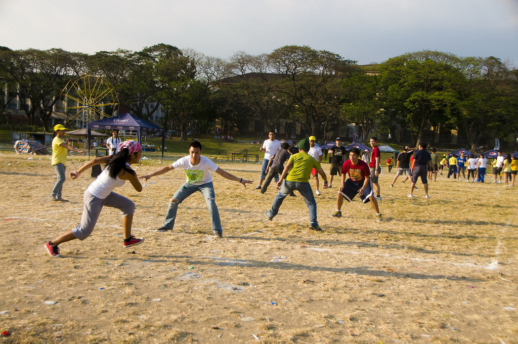 Filipino childhood games -patintero