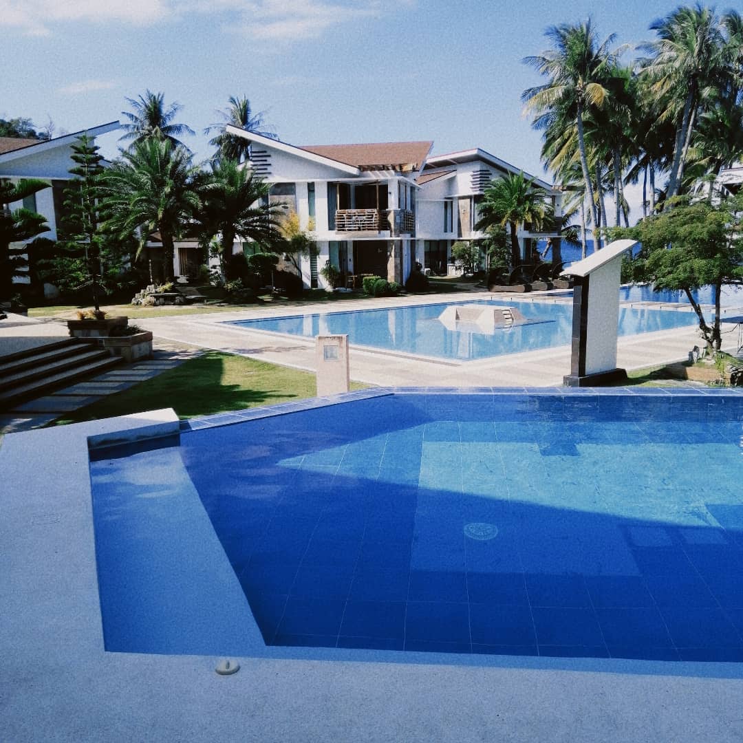 Infinity Resort and Spa in Puerto Galera - jacuzzi