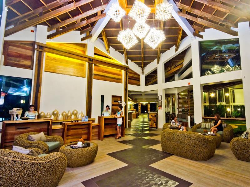 Infinity Resort and Spa in Puerto Galera - lobby