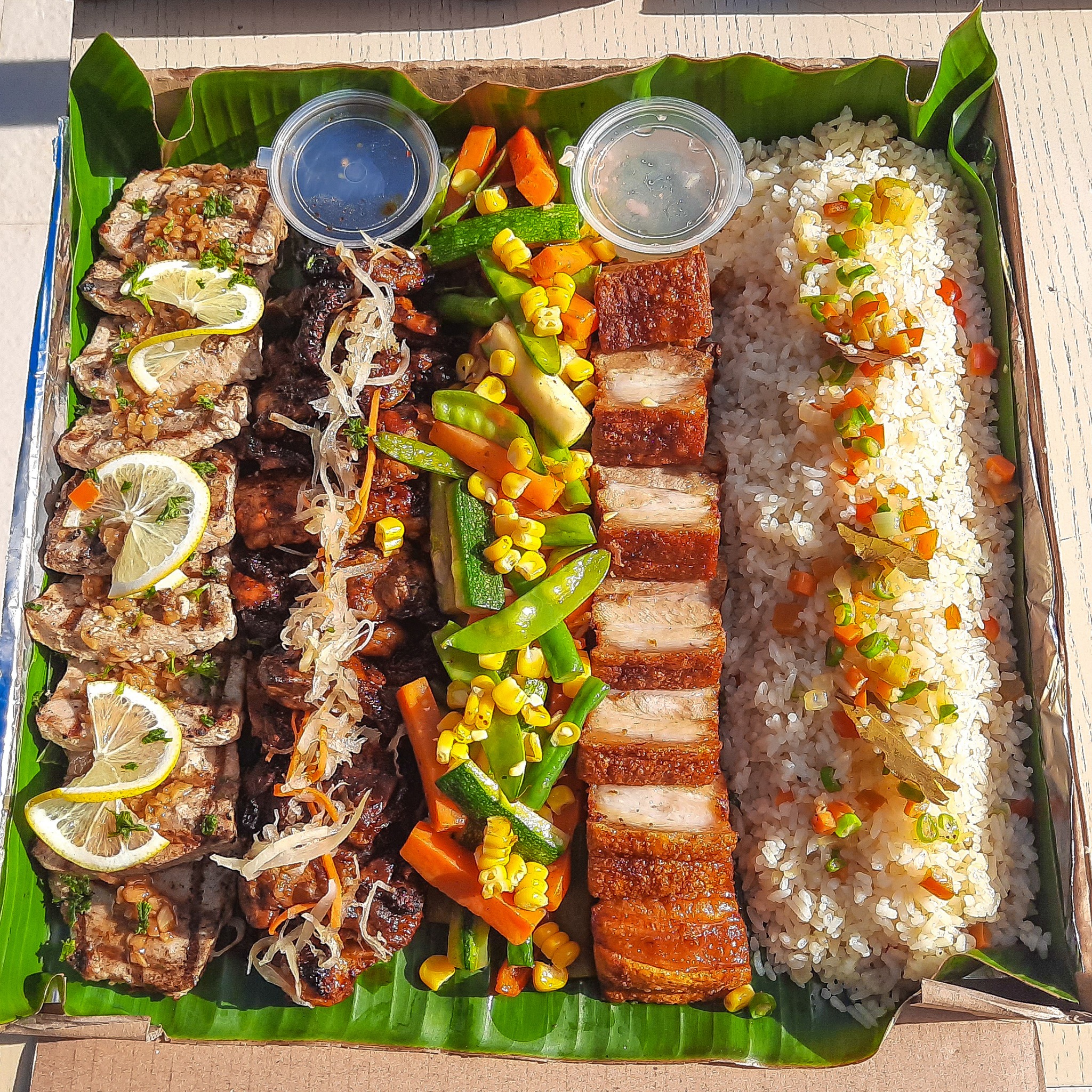 Boodle fight meal