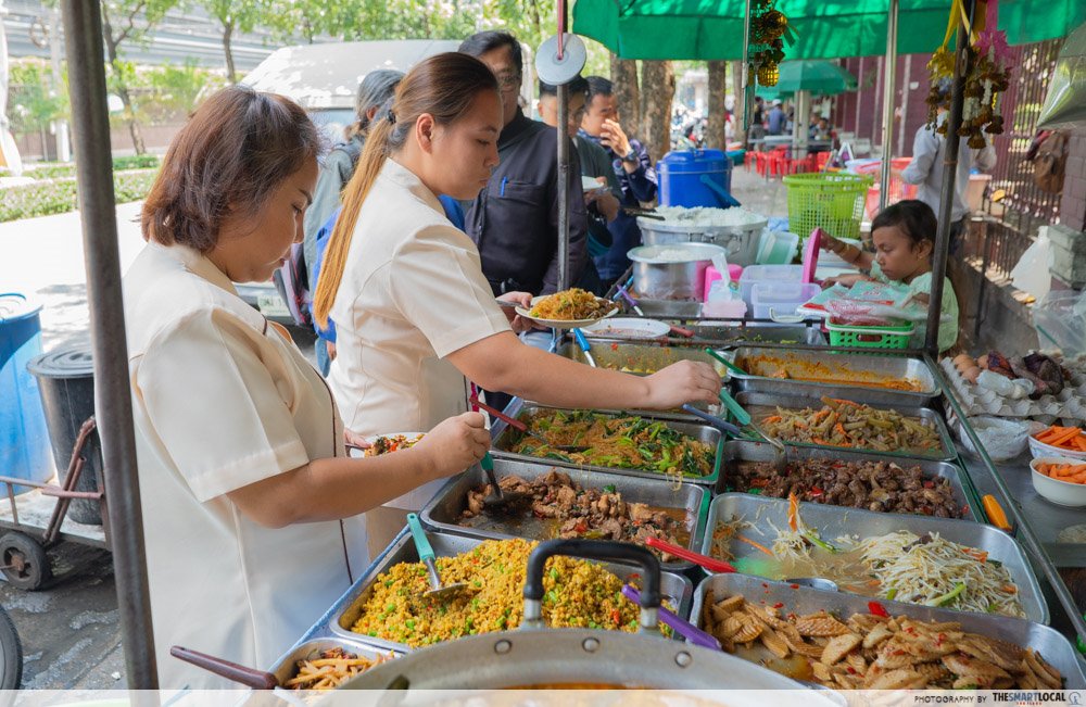 Lumphini Park Cheap Thai Buffet 40 Baht Bangkok