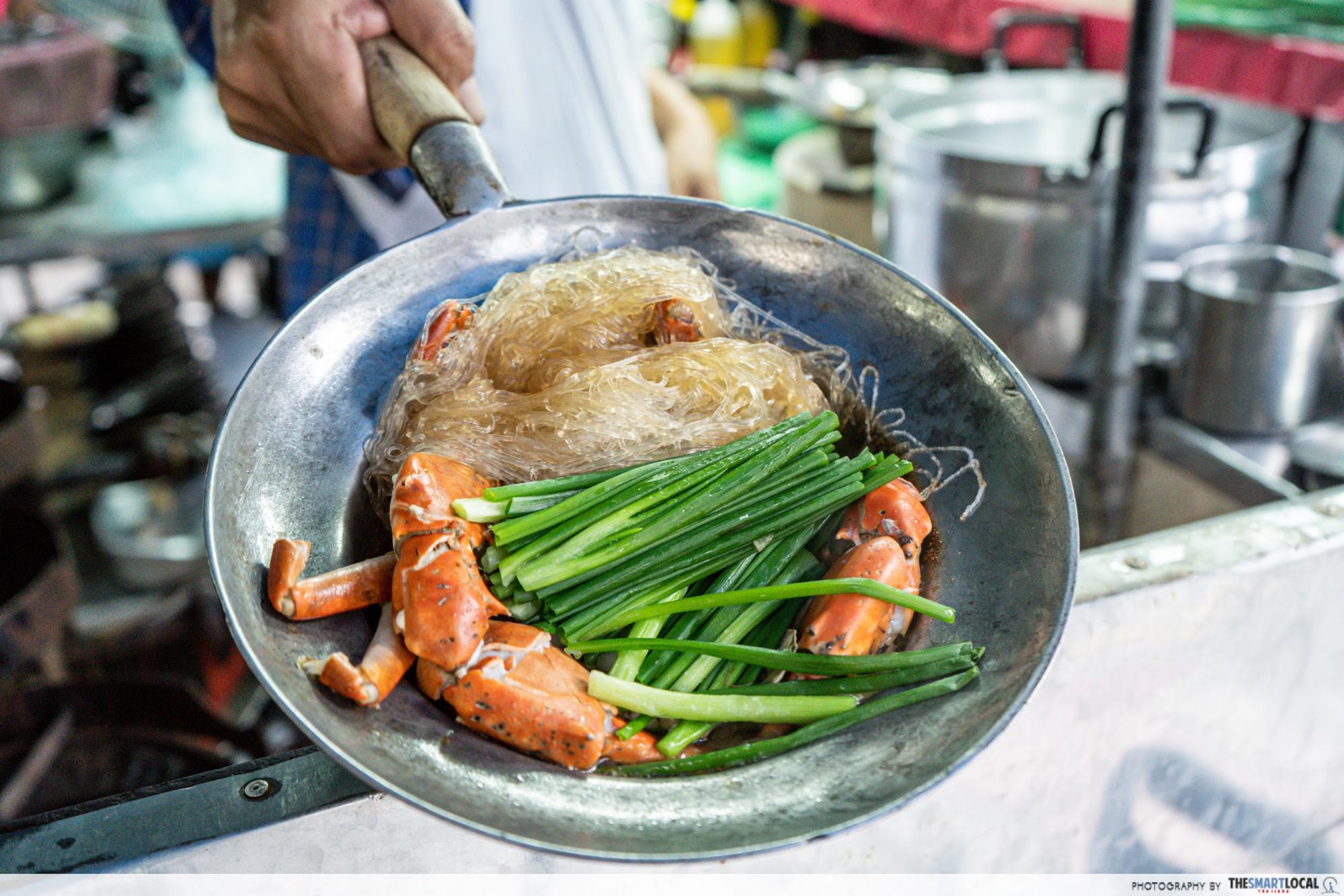 Somsak Pu Ob Michelin Guide Street Food Bangkok Thailand