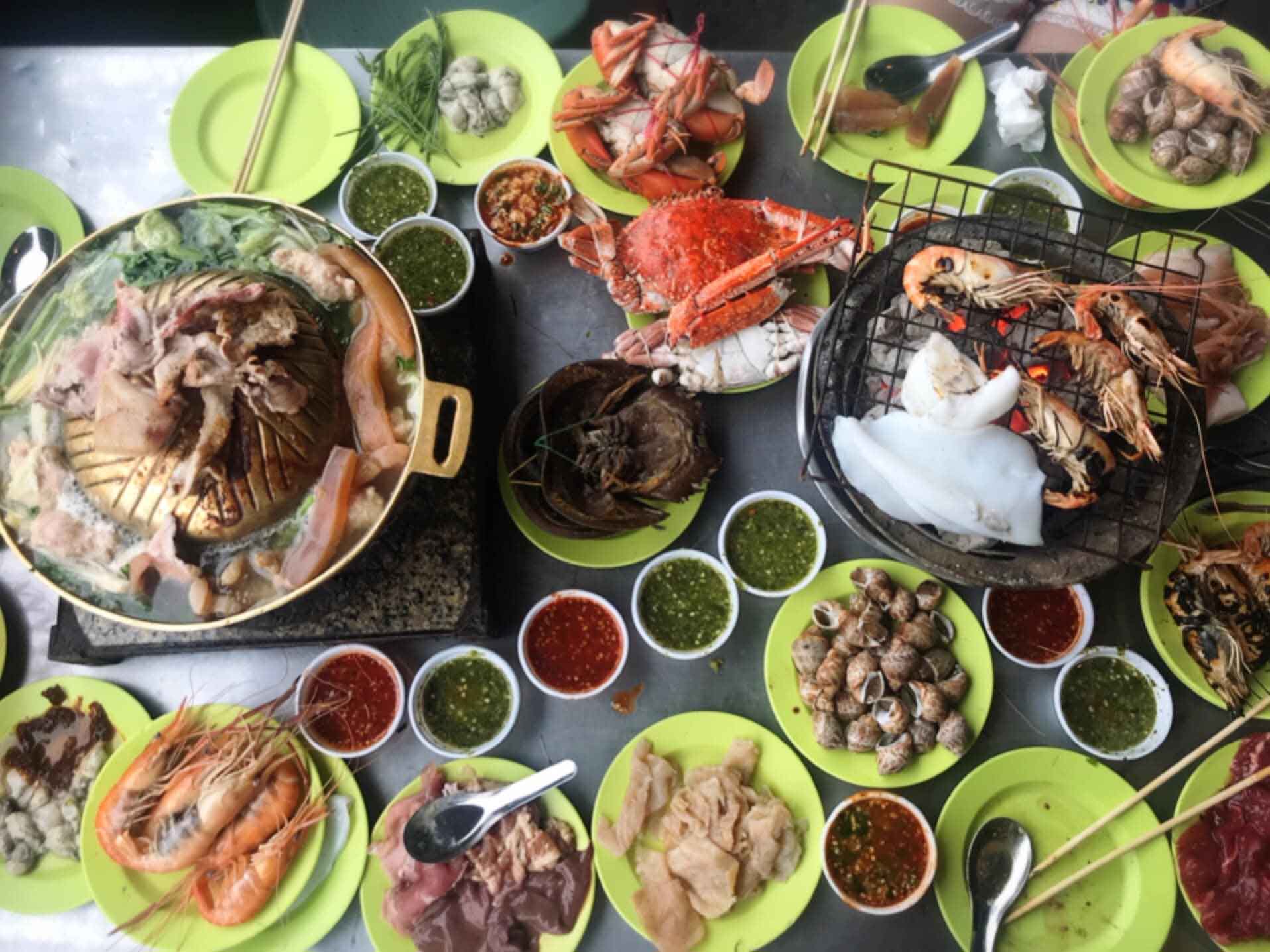 Rim Nam Mookata Seafood