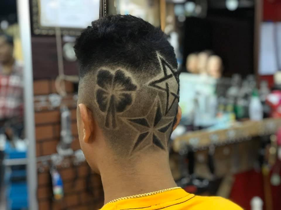 15-year-old own a barbershop in Thailand