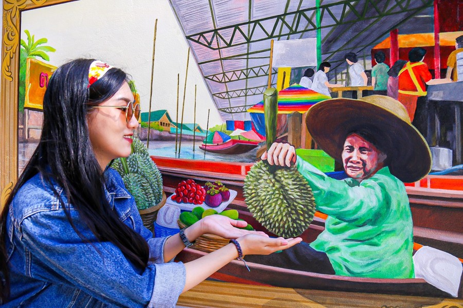 Nonthaburi Has Awesome Street Art With 3D Paintings For Your Next Photoshoot Near Bangkok