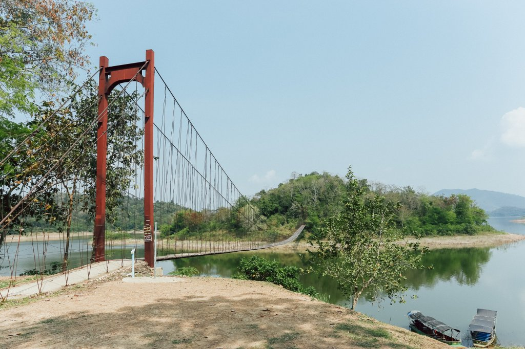 Kaeng Krachan robe bridge
