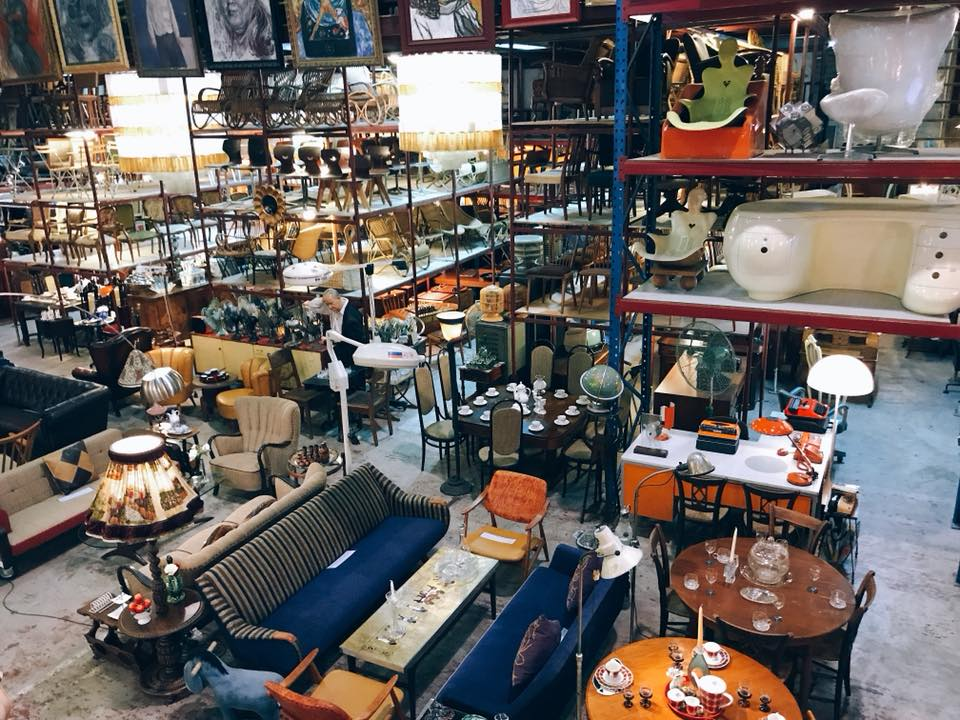 Papaya Studio antique shop in BKK