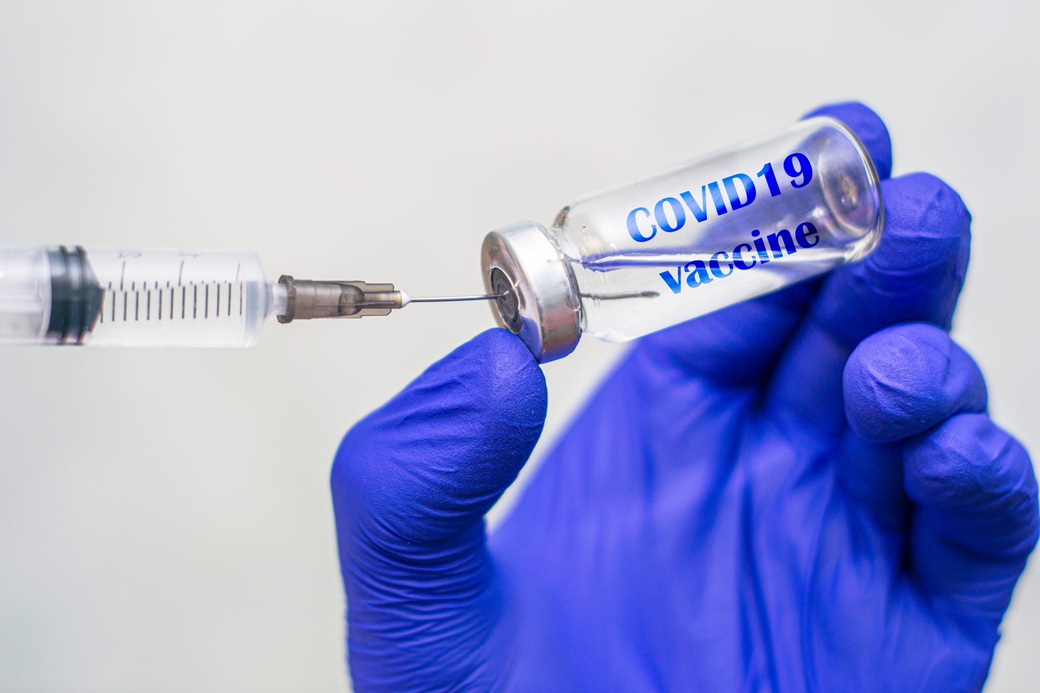 COVID-19-vaccine-gloves