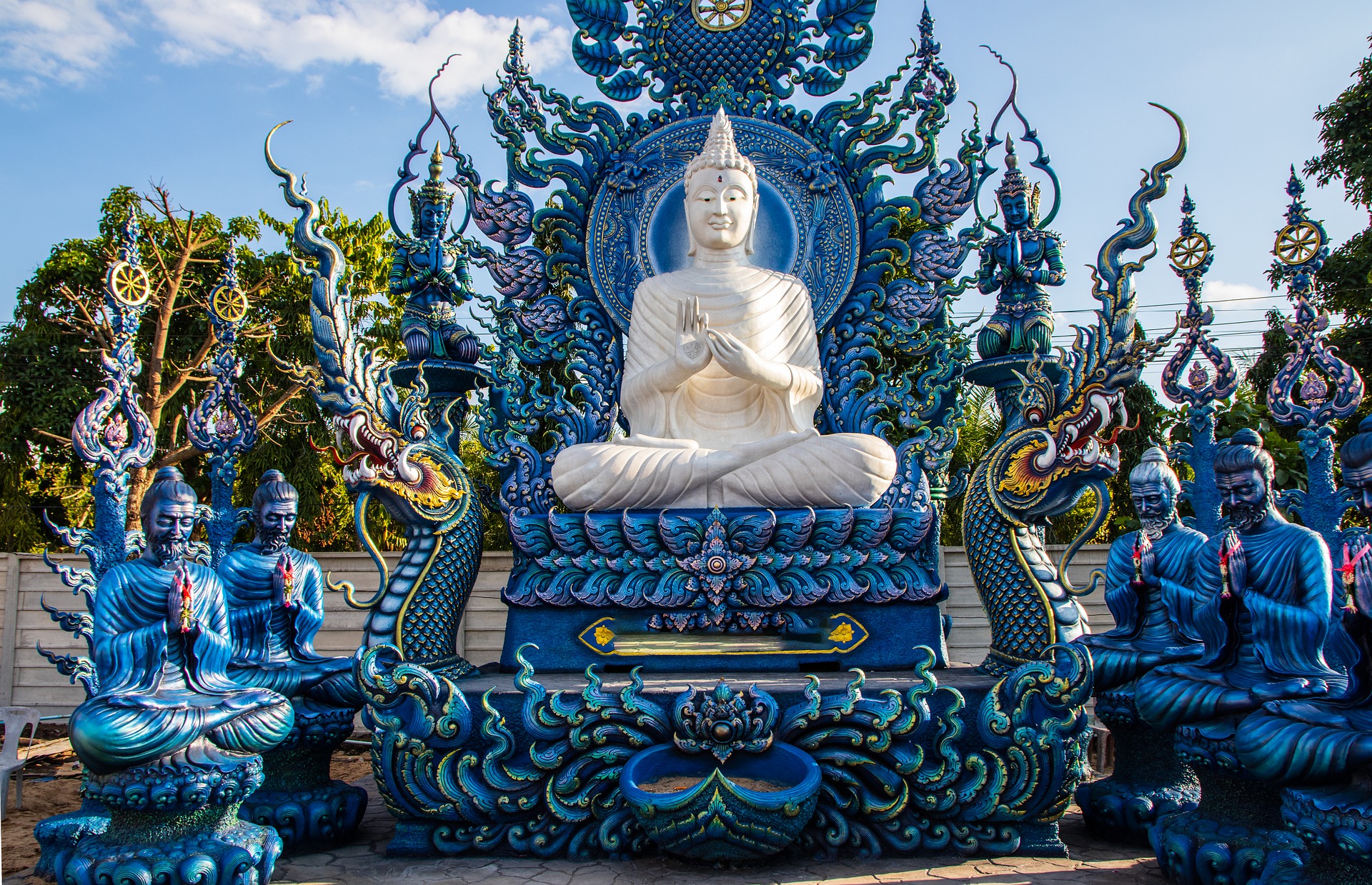 blue-temple-chiang-mai