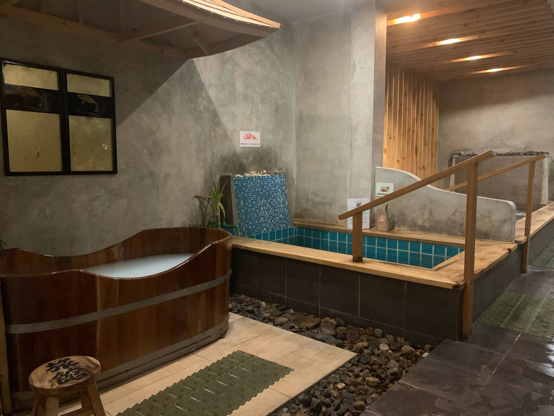 Japanese-bathtub