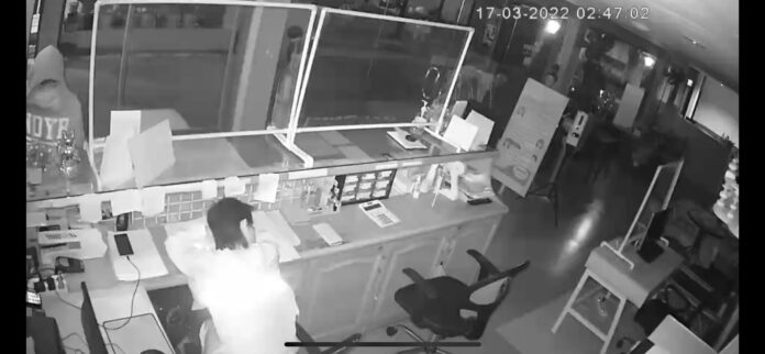 Pattaya Guesthouse Robbed Worker On Night Shift Falls Asleep