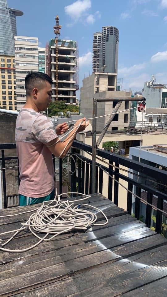 Man In Ho Chi Minh City Devises Rope-And-Pulley System To Fetch His Lunch  Delivery Order, Takes Social Distancing To The Next Level - TheSmartLocal  Vietnam - Travel, Lifestyle, Culture & Language Guide