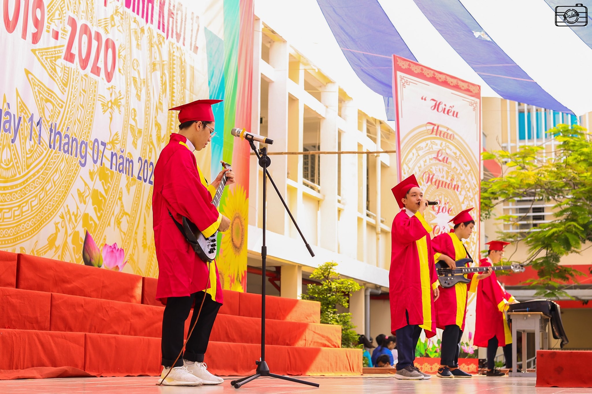 Vietnam 2020 graduation_students performing