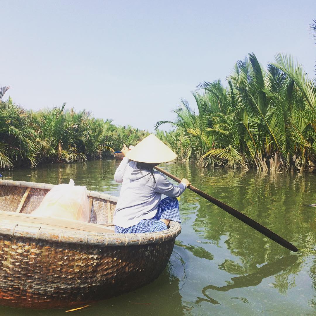 vietnamese idioms - rowing boat