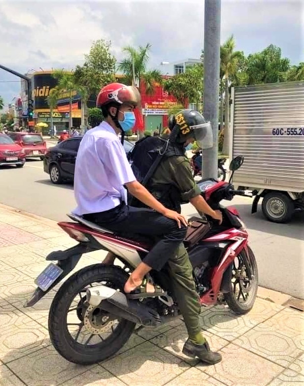 grad exam_police ride