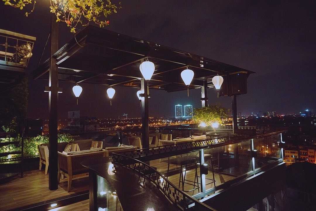 hanoi rooftop bars - diamond sky bar 