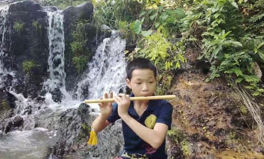 Mid-Autumn festival Vietnam toys-flutes