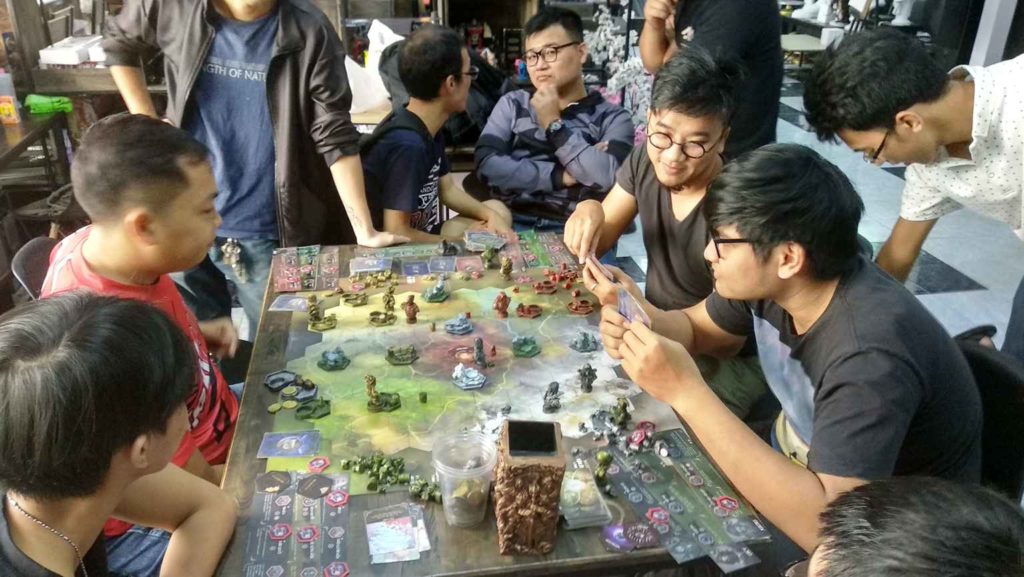 9 Vietnamese Board Games & Tabletop Games To Play