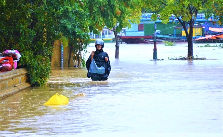 Typhoon Vamco Vietnam_flooding