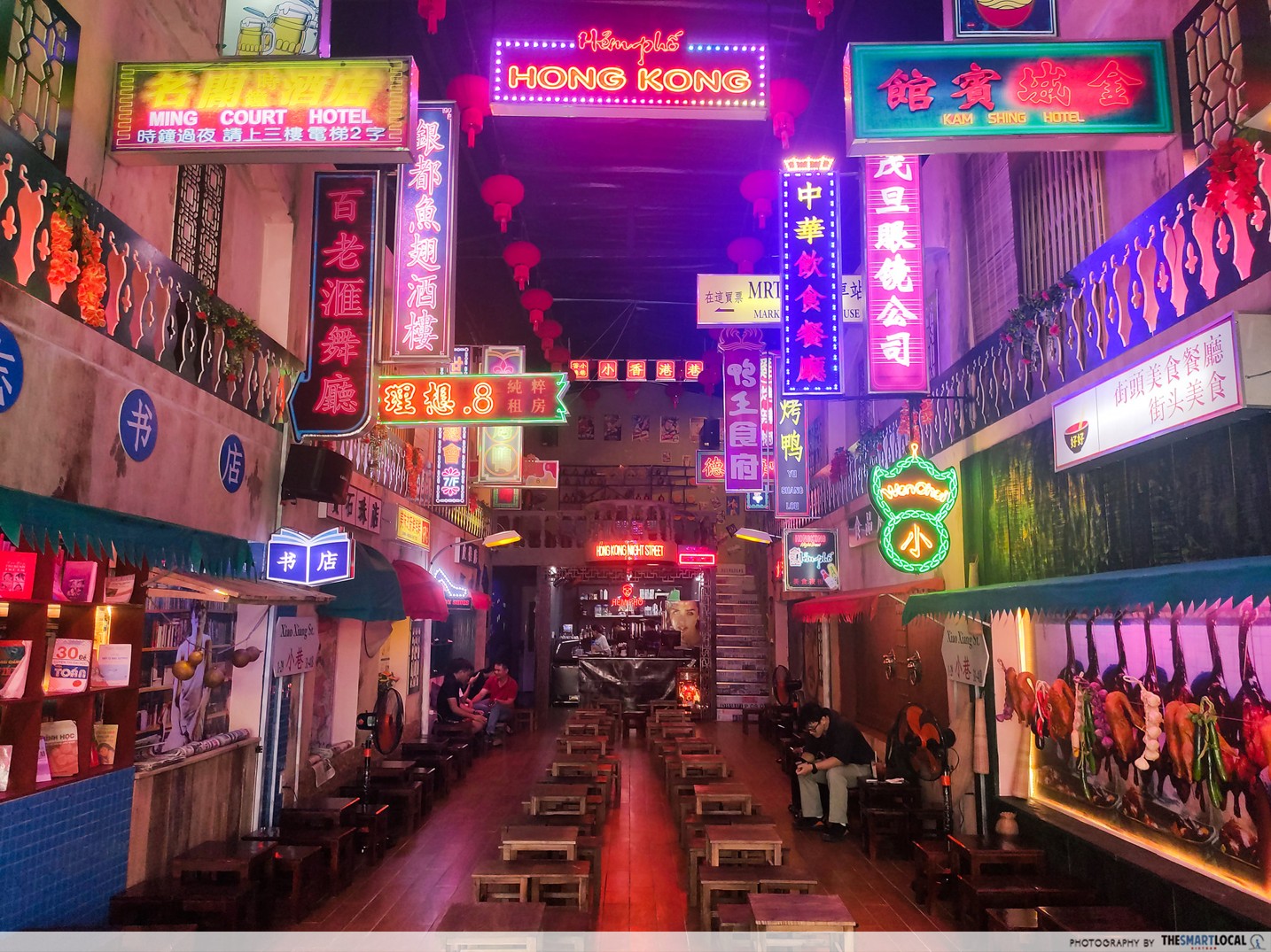 Hẻm Phố – Hong Kong Night Street: Đà Nẵng's New HK-Style Café