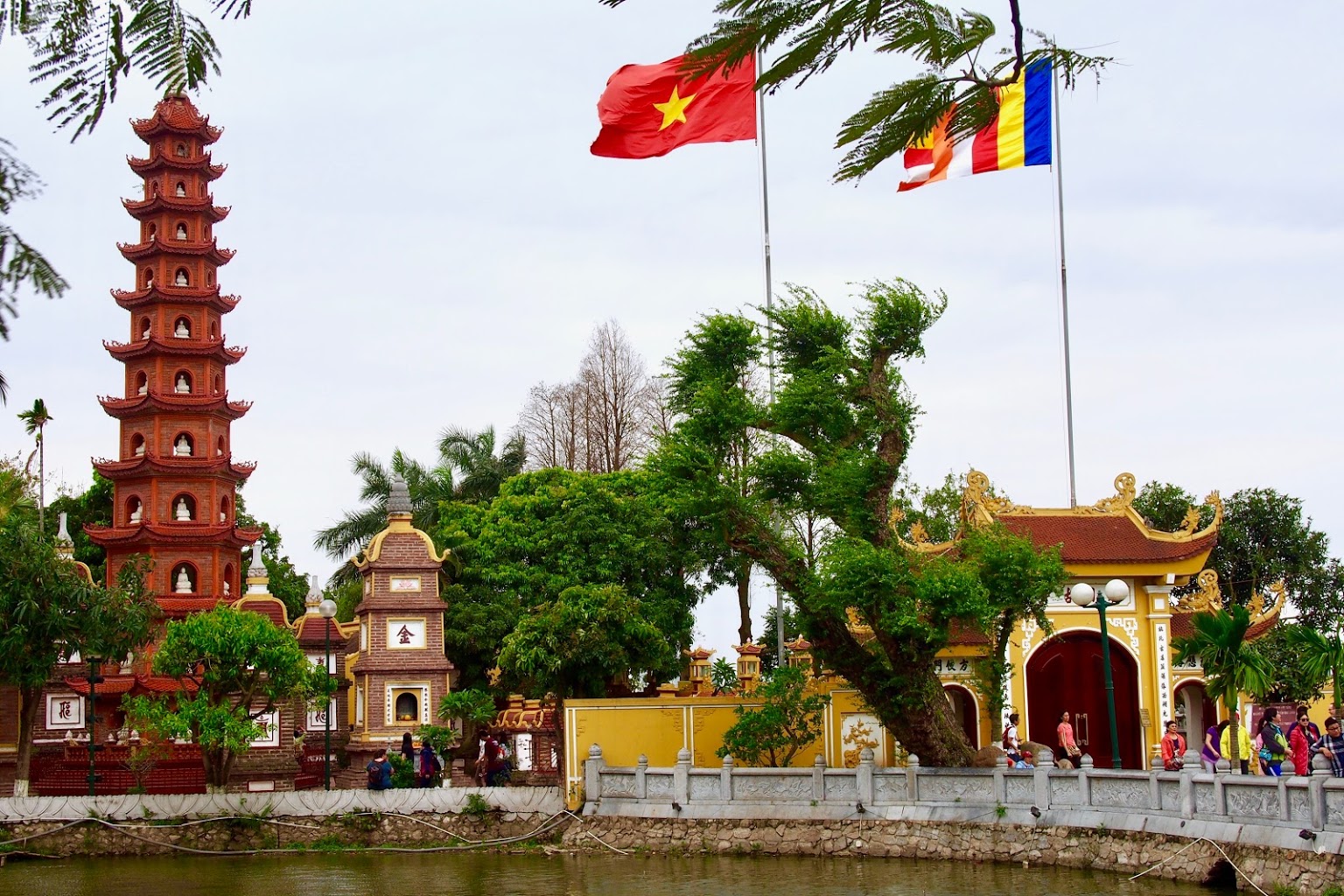 Vietnam pagodas - Trấn Quốc pagoda