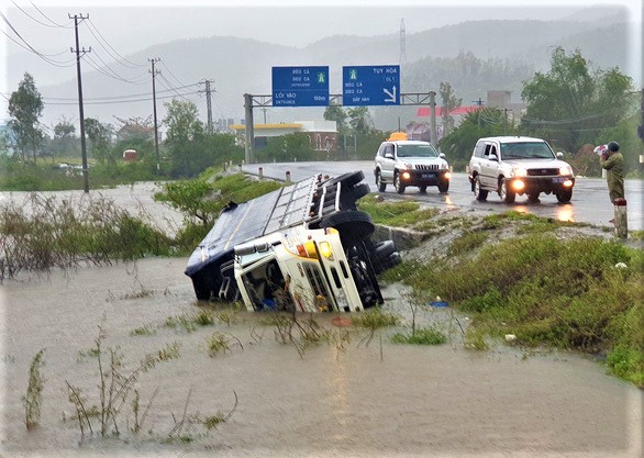 Typhoon Etau Vietnam_accident