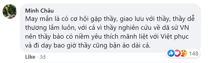 Vietnamese teacher wear ao dai