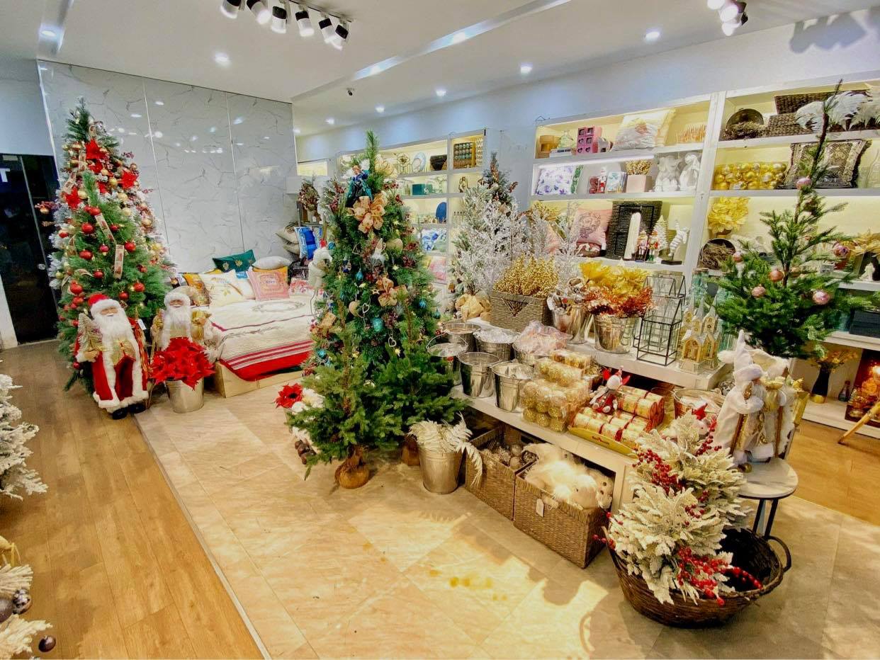 8 Places To Buy Christmas Decorations In Hanoi To Bring The ...