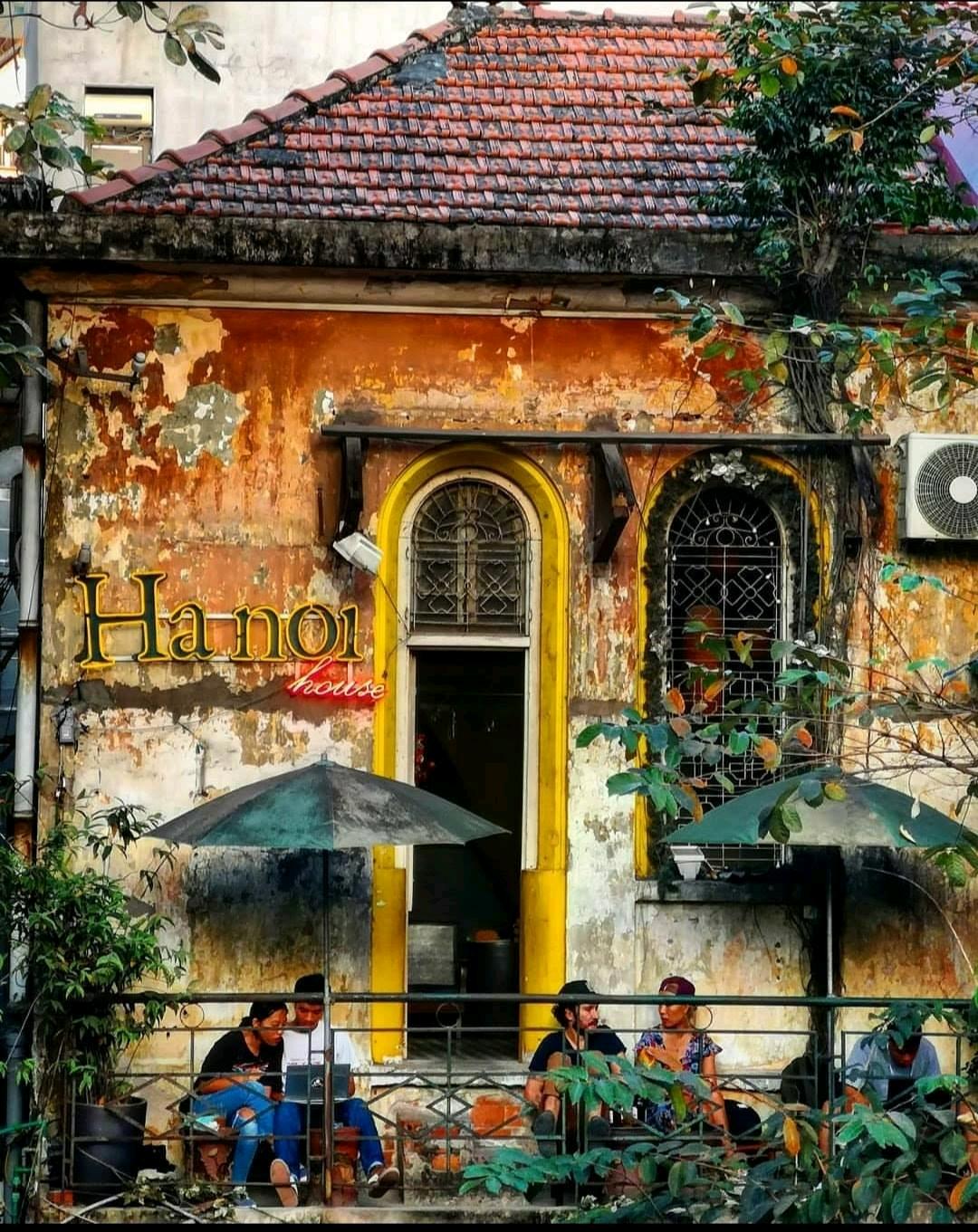 Hanoi House bar