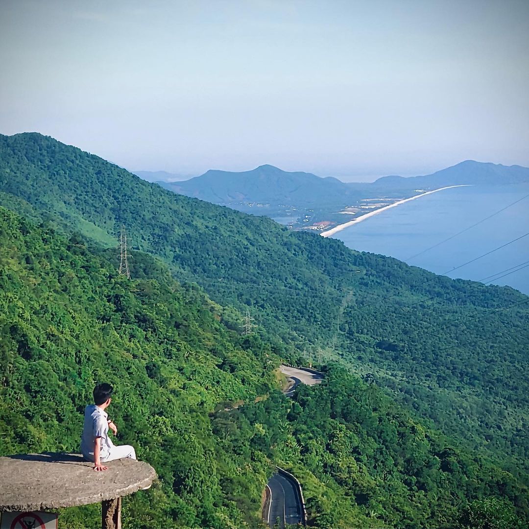 beautiful abandoned places - Hai Van gate mountaintop view
