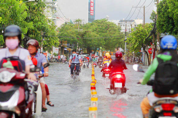 rain in Saigon