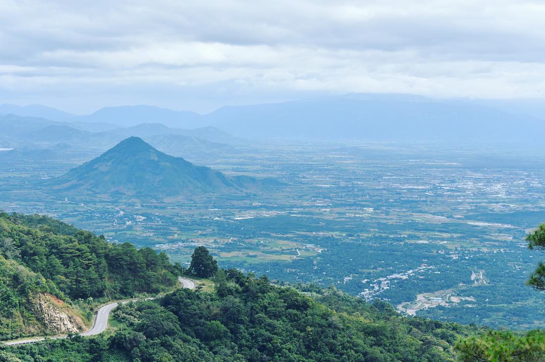 mountain passes in vietnam - ngoan muc pass