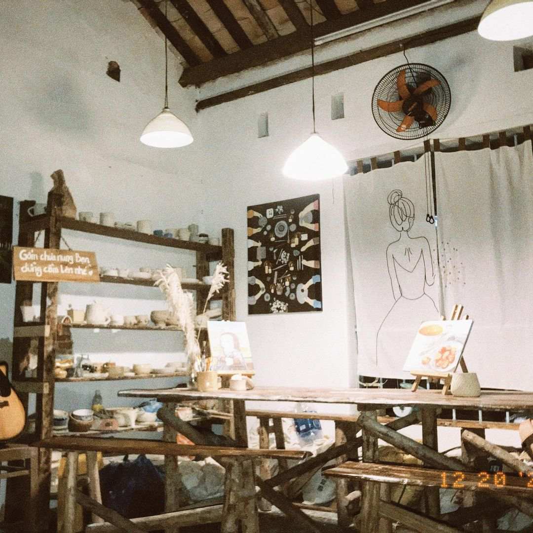 vintage cafes da nang - nha nau indoor